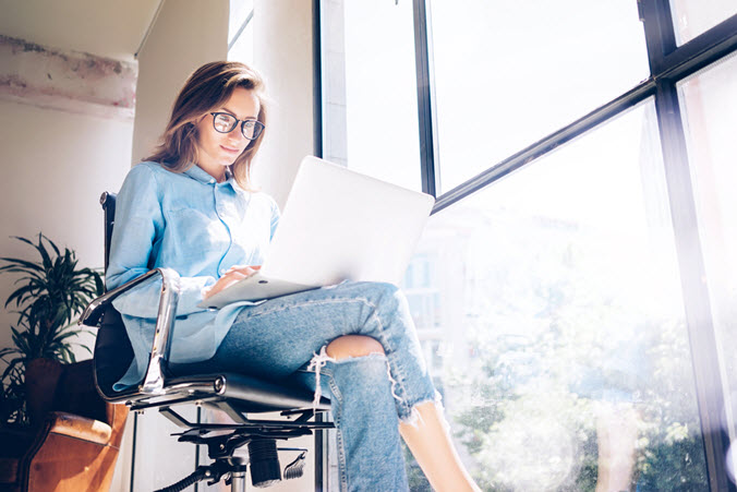 woman on laptop